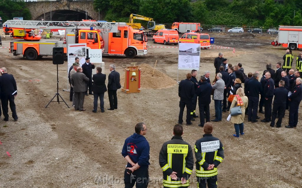 Erster Spatenstich Neues Feuerwehrzentrum Koeln Kalk Gummersbacherstr P069.JPG - Miklos Laubert
